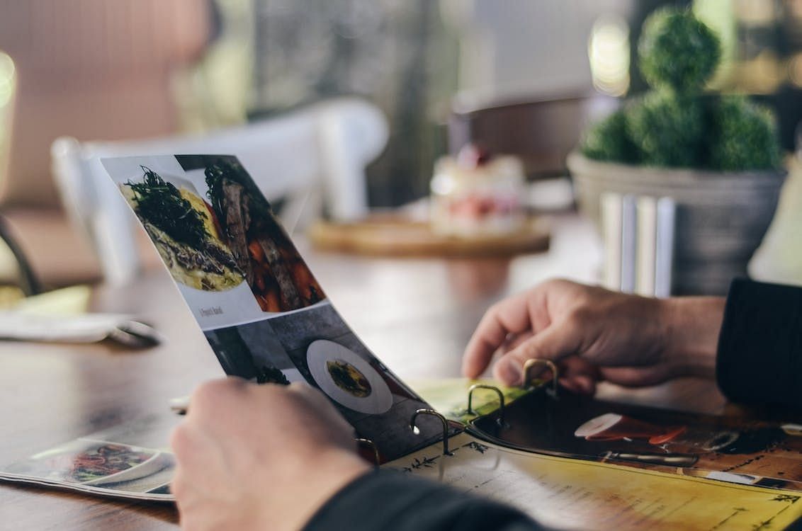 To understand why some people get overwhelmed by the seemingly simple act of selecting from a menu, it is necessary to look at the underlying issues (Gül Işık/ Pexels)
